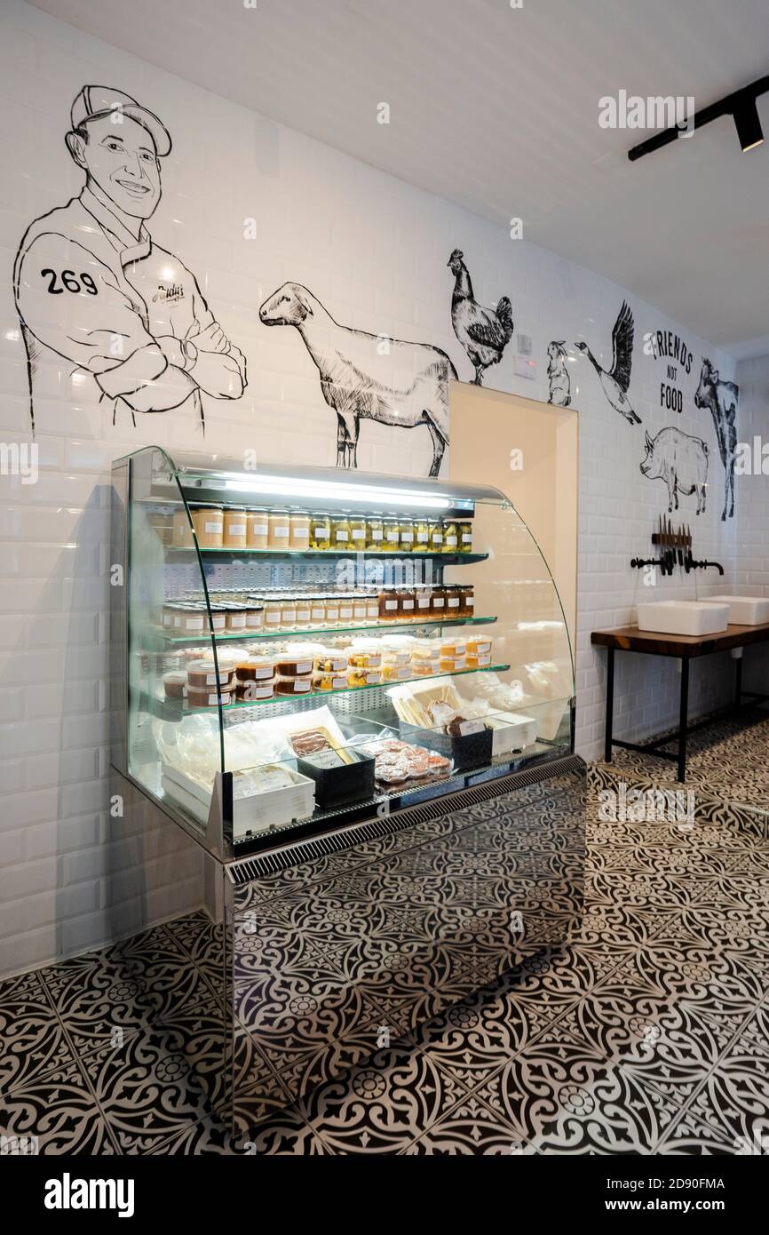 Rudys Vega Butcher Delicatessen ouvre à Islington Londres - leur réfrigérateur de nourriture sans cruauté. Banque D'Images