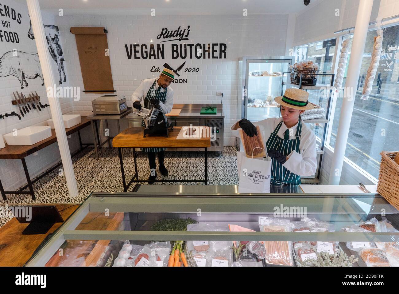 Le Stafff at Rudys Vega Butcher Delicatessen ouvre à Islington Londres. Banque D'Images