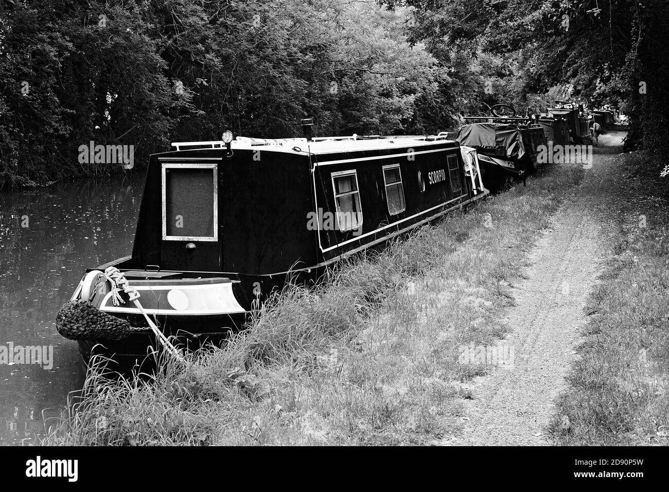Des bateaux-canaux amarrés sur le canal de Grand Union à Stoke Hammond, Milton Keynes Banque D'Images