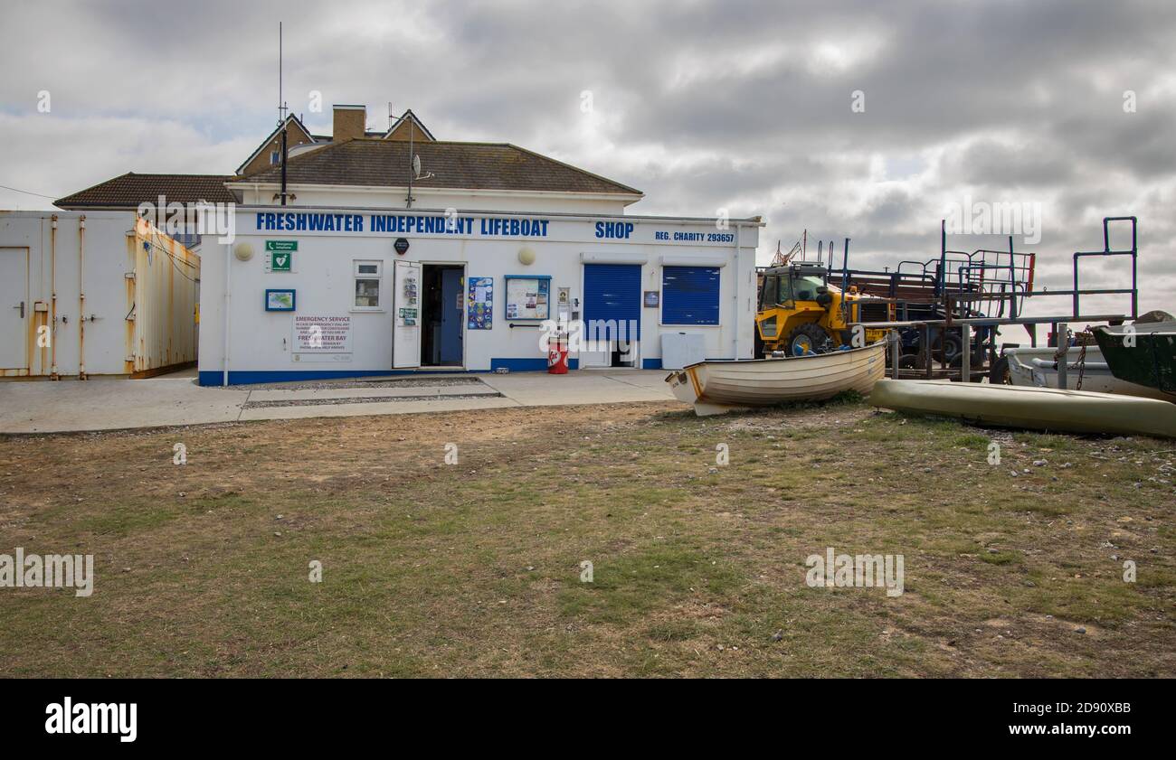 le canot de sauvetage indépendant d'eau douce à la baie d'eau douce sur l'île de wight Banque D'Images