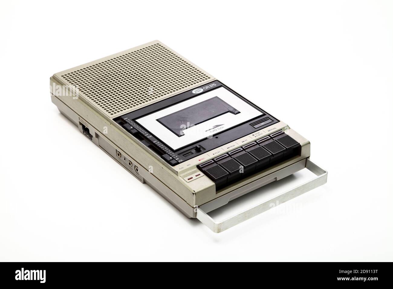 Old vintage Boots lecteur de cassette portable des années 1980 isolé sur  fond blanc Photo Stock - Alamy