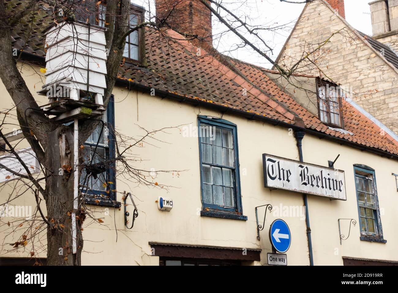 The Beehive Inn, maison publique de signe vivant sur Castlegate, Grantham, LKincolnshire, Angleterre. Banque D'Images