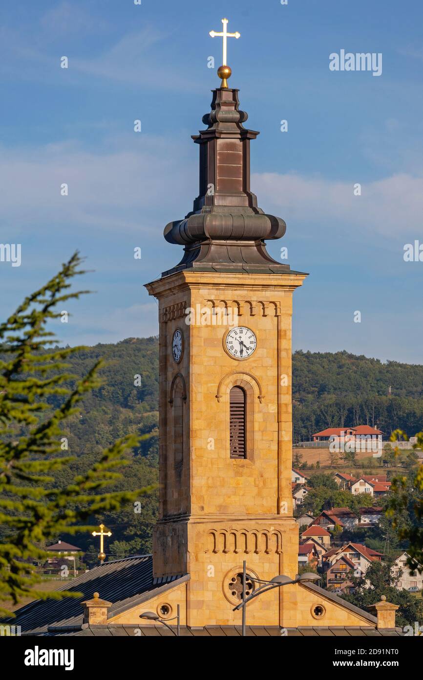 Tour de l'église orthodoxe à Gornji Milanovac en Serbie Banque D'Images