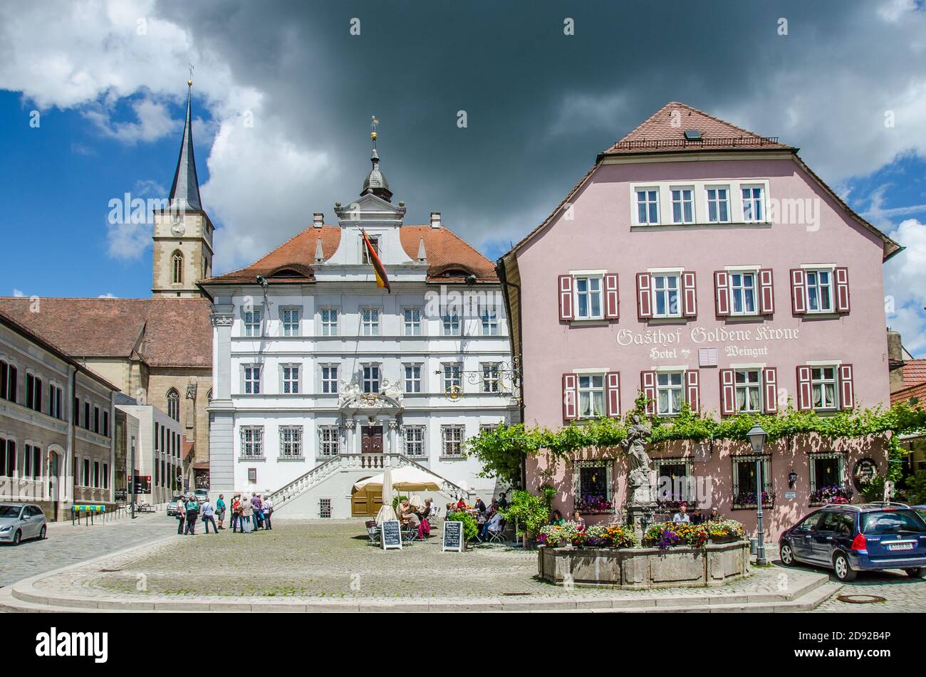 Iphofen se trouve dans le district de Kitzingen en Bavière dans le Regierungsbezirk d'Unterfranken. Il est situé à 9 km au sud-est de Kitzingen Banque D'Images