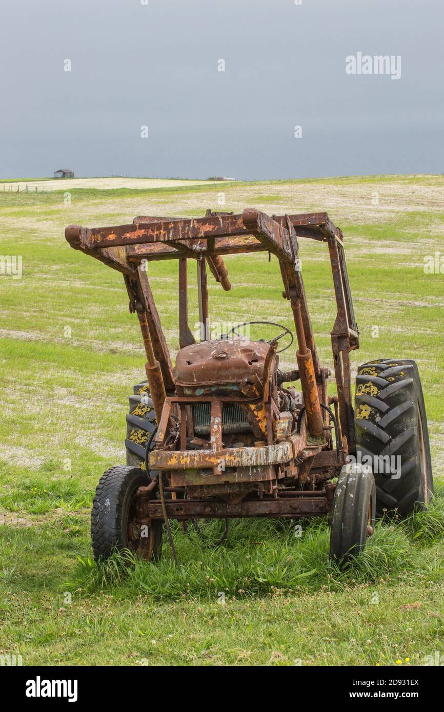 Tracteur rouillé sur l'île de North Uist Banque D'Images