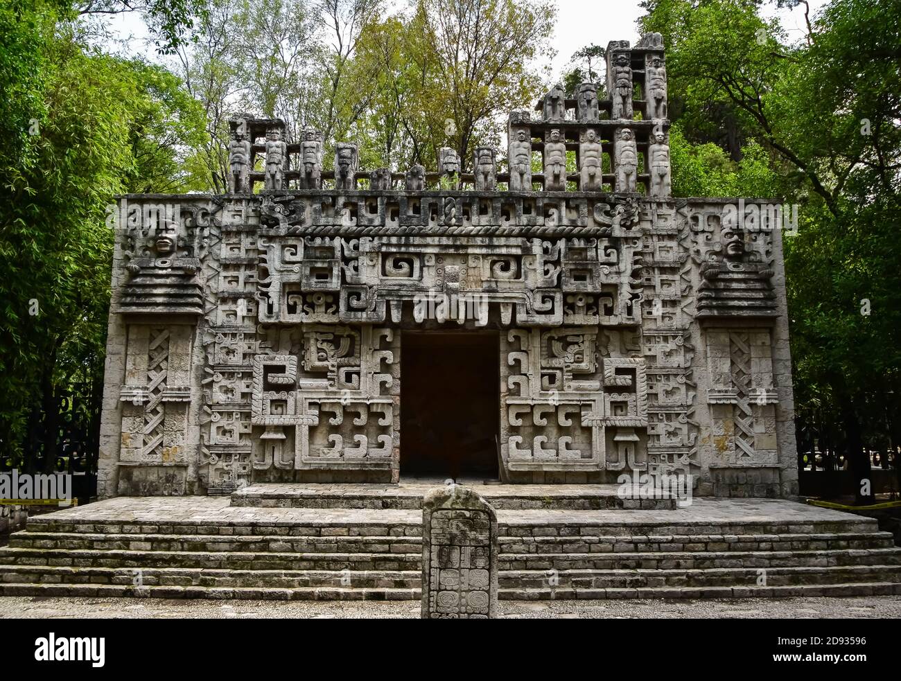 Reconstruction de l'entrée du temple Hochob au Musée national d'anthropologie de Mexico Banque D'Images