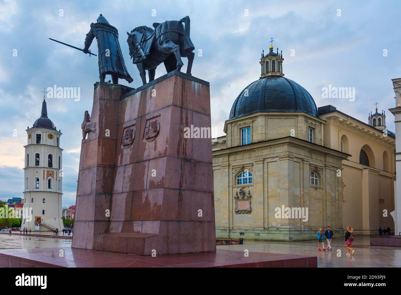 Monument au Grand-Duc Gediminas et à la cathédrale de Vilnius, Vilnius, Lituanie Banque D'Images