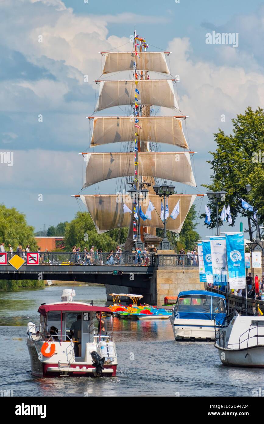 Voiliers dans le port pendant le Festival de la mer de Klaipeda, Klaipeda, Lituanie Banque D'Images