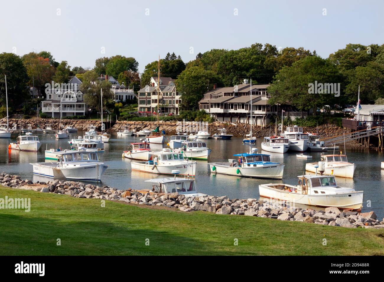 Vue panoramique sur les bateaux dans la magnifique Perkins Cove, Ogunquit, Maine, États-Unis. Banque D'Images