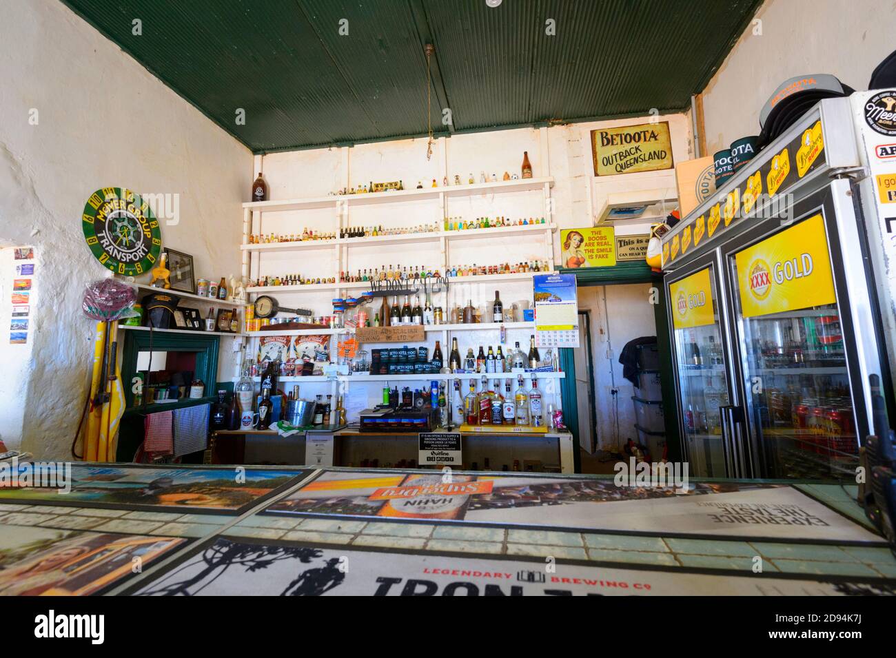 Souvenirs à l'hôtel Betoota, un ancien pub de l'Outback renommé dans la ville fantôme de Betoota, Diamantina Shire, Queensland, Queensland, Australie Banque D'Images