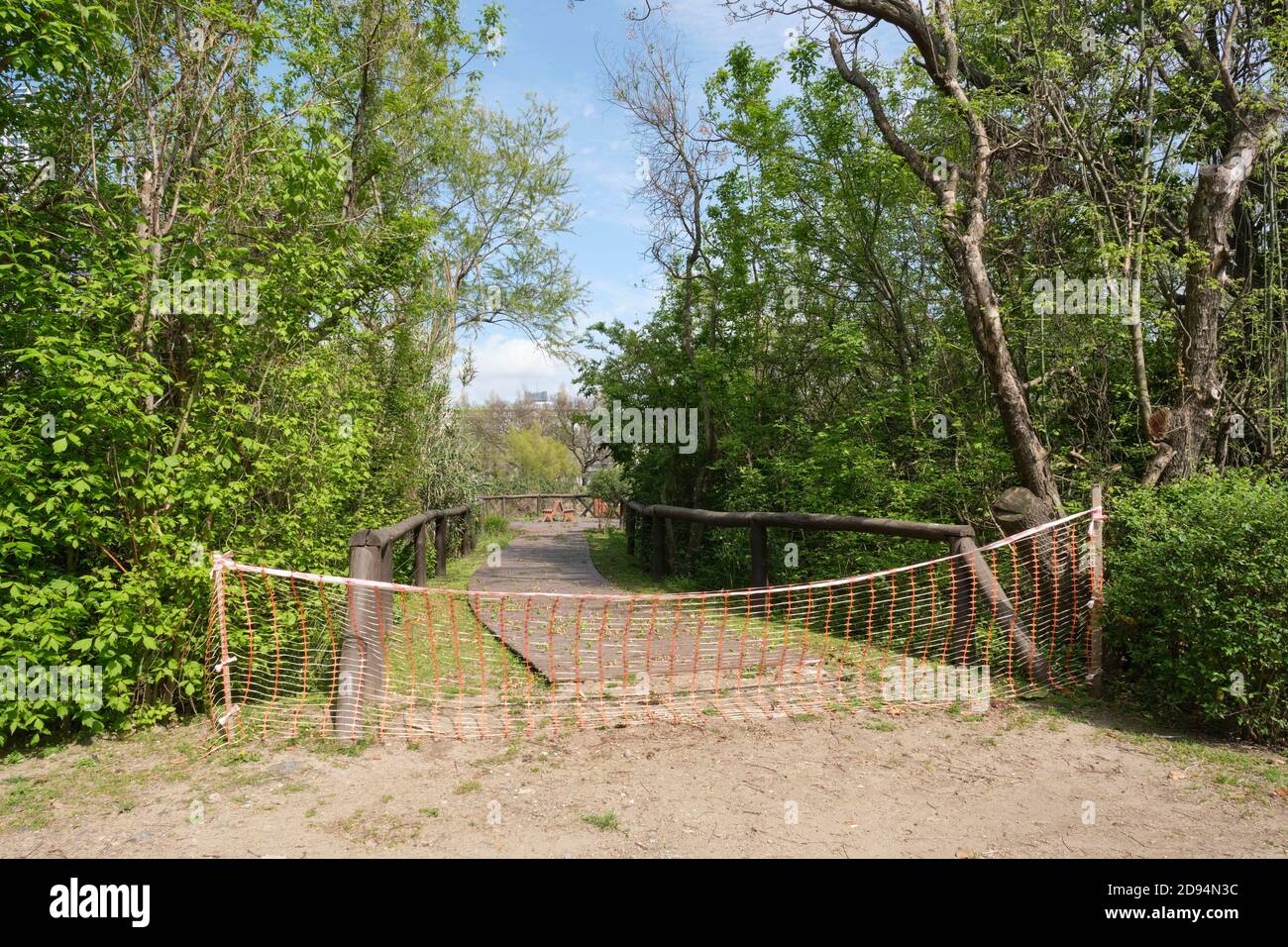 Passage à un point de vue, temporairement restreint, dans la réserve écologique de Costanera sur, comme mesure préventive pour la pandémie du coronavirus, Covid-1 Banque D'Images