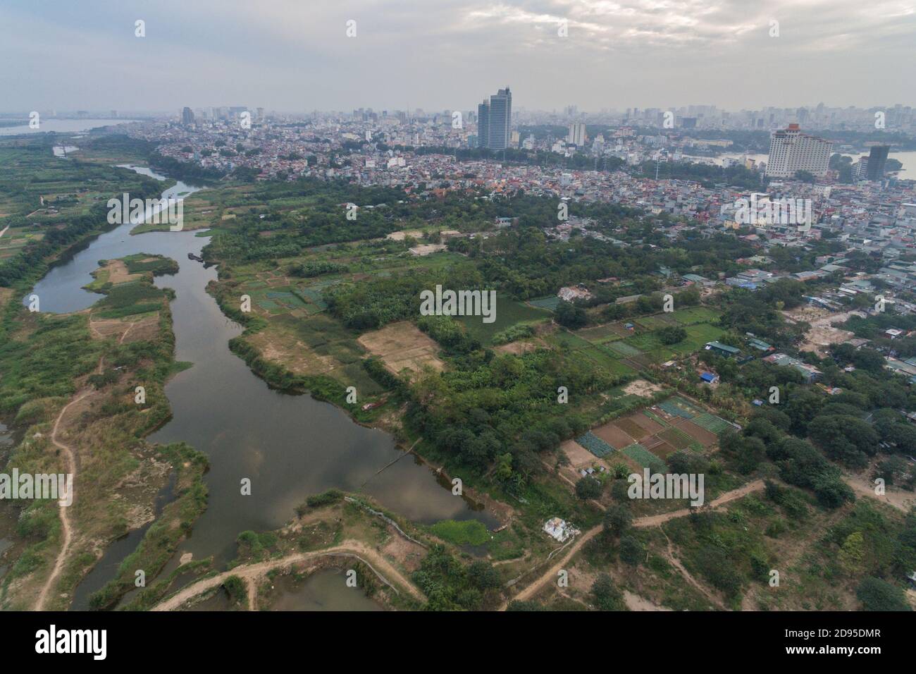 Hanoï sur le delta de la rivière Rouge au Vietnam Drone aérien Vue photo Banque D'Images