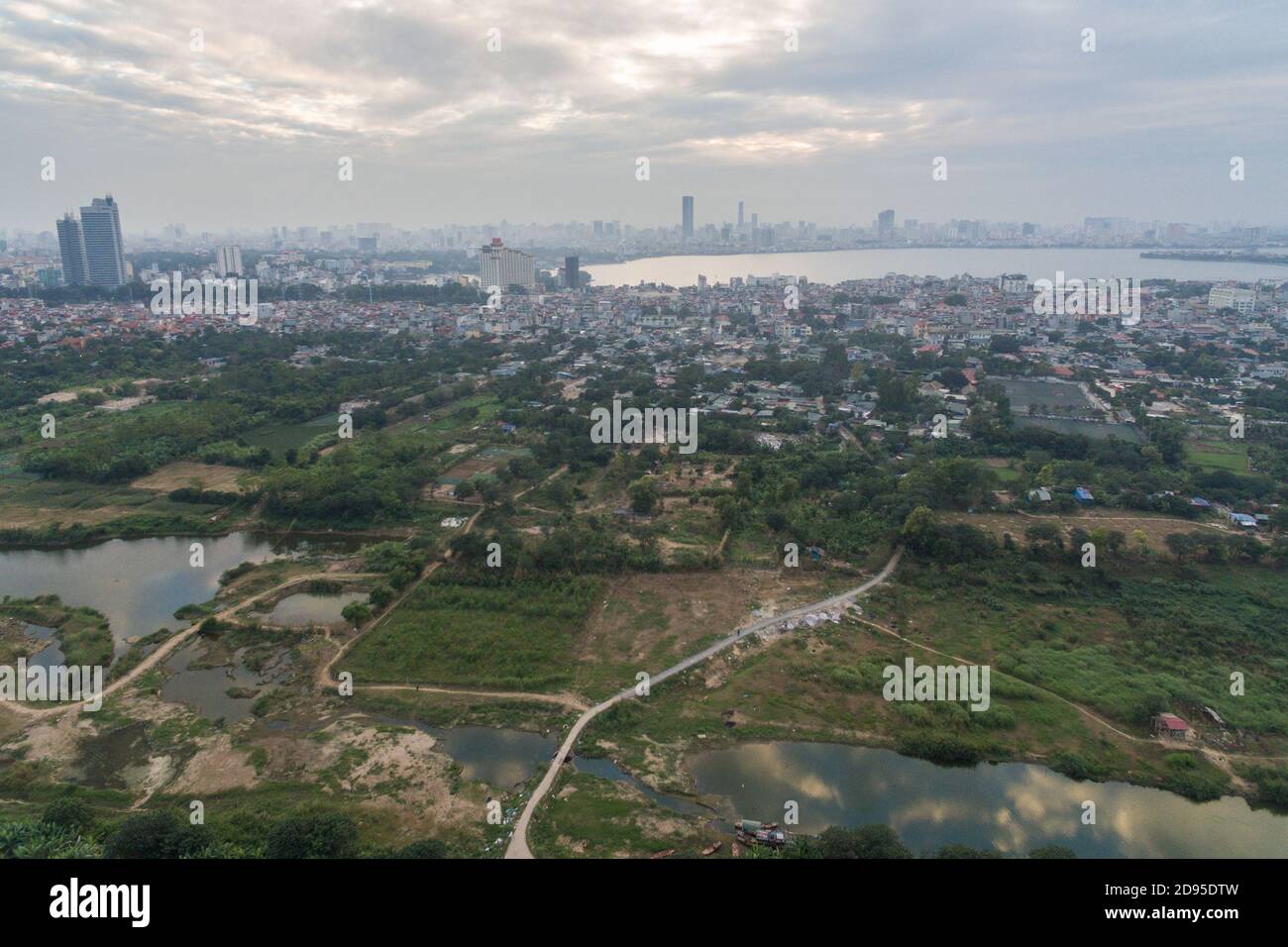 Hanoï sur le delta de la rivière Rouge au Vietnam Drone aérien Vue photo Banque D'Images