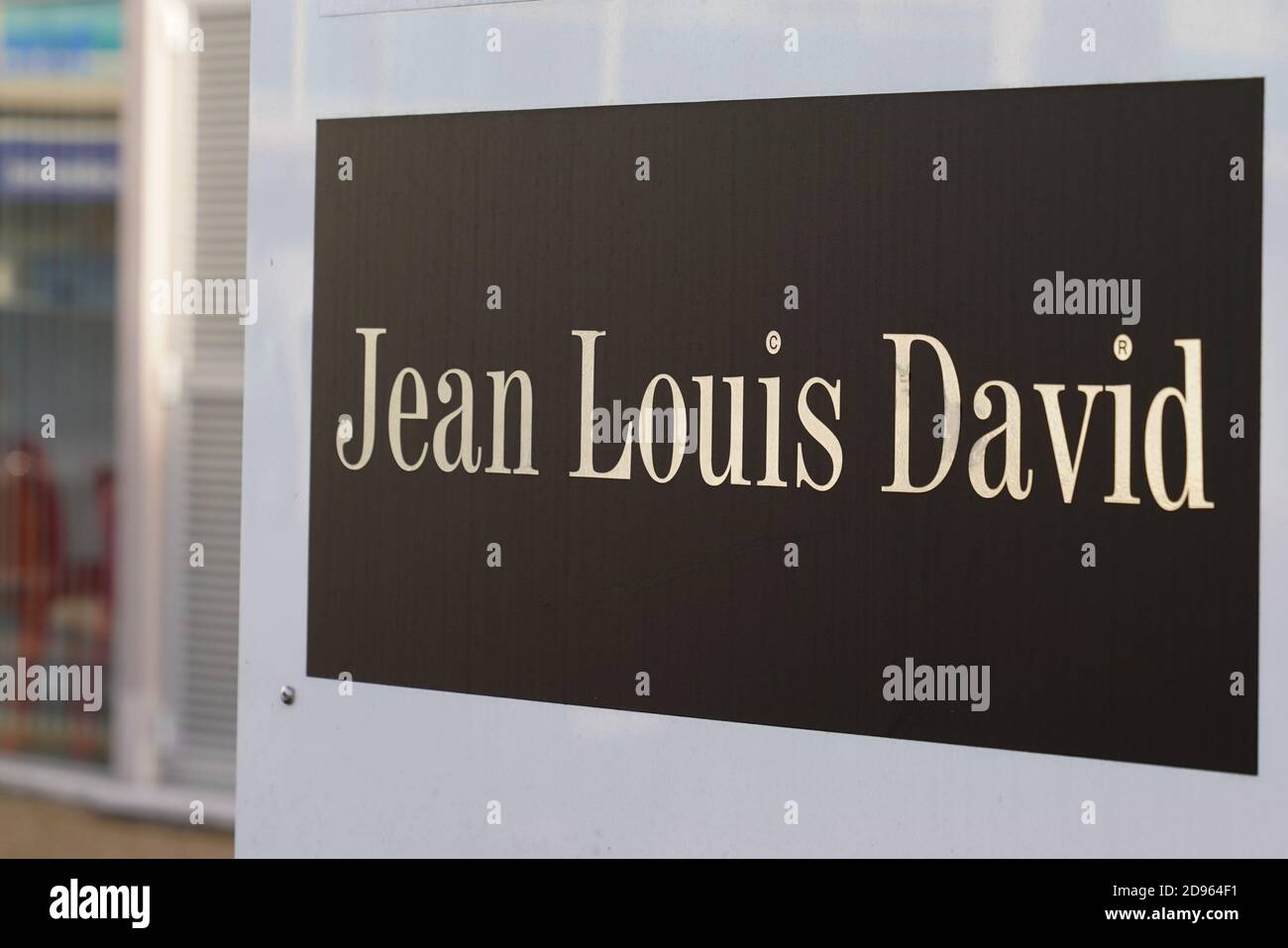 Bordeaux , Aquitaine / France - 11 01 2020 : Jean Louis David salon de  coiffure signe expert salon de coiffure Photo Stock - Alamy
