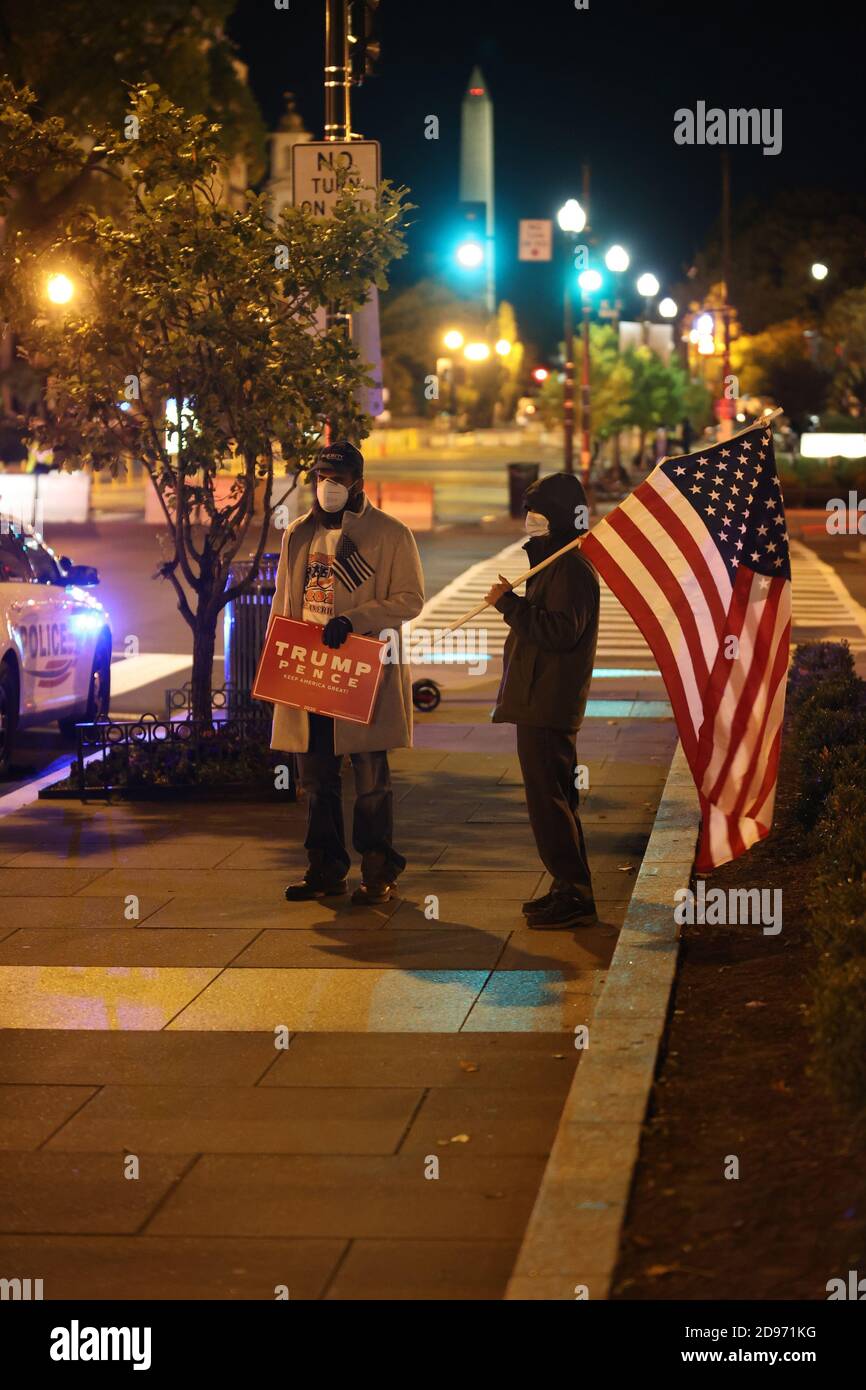 Washington, DC, États-Unis. 2 novembre 2020. Elect Eve Night Downtown Washington, DC, le 2 novembre 2020. Crédit : Mpi34/Media Punch/Alamy Live News Banque D'Images