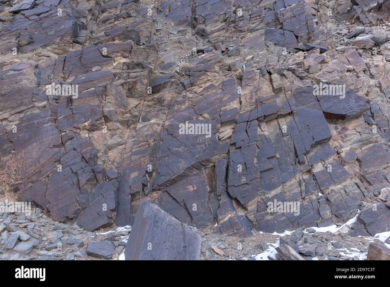 Vallée de sculptures de roche, rochers avec sculptures de roche, datant de - 8000 et - 3000 ans, montagnes Altai, Mongolie-Ouest, Mongolie Banque D'Images