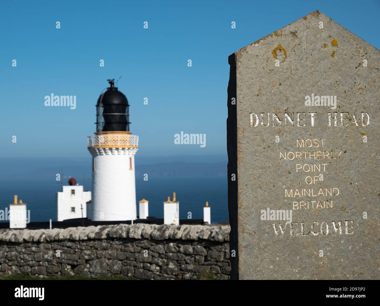 Enseigne Lighhouse & Welcome à Dunnet Head Banque D'Images