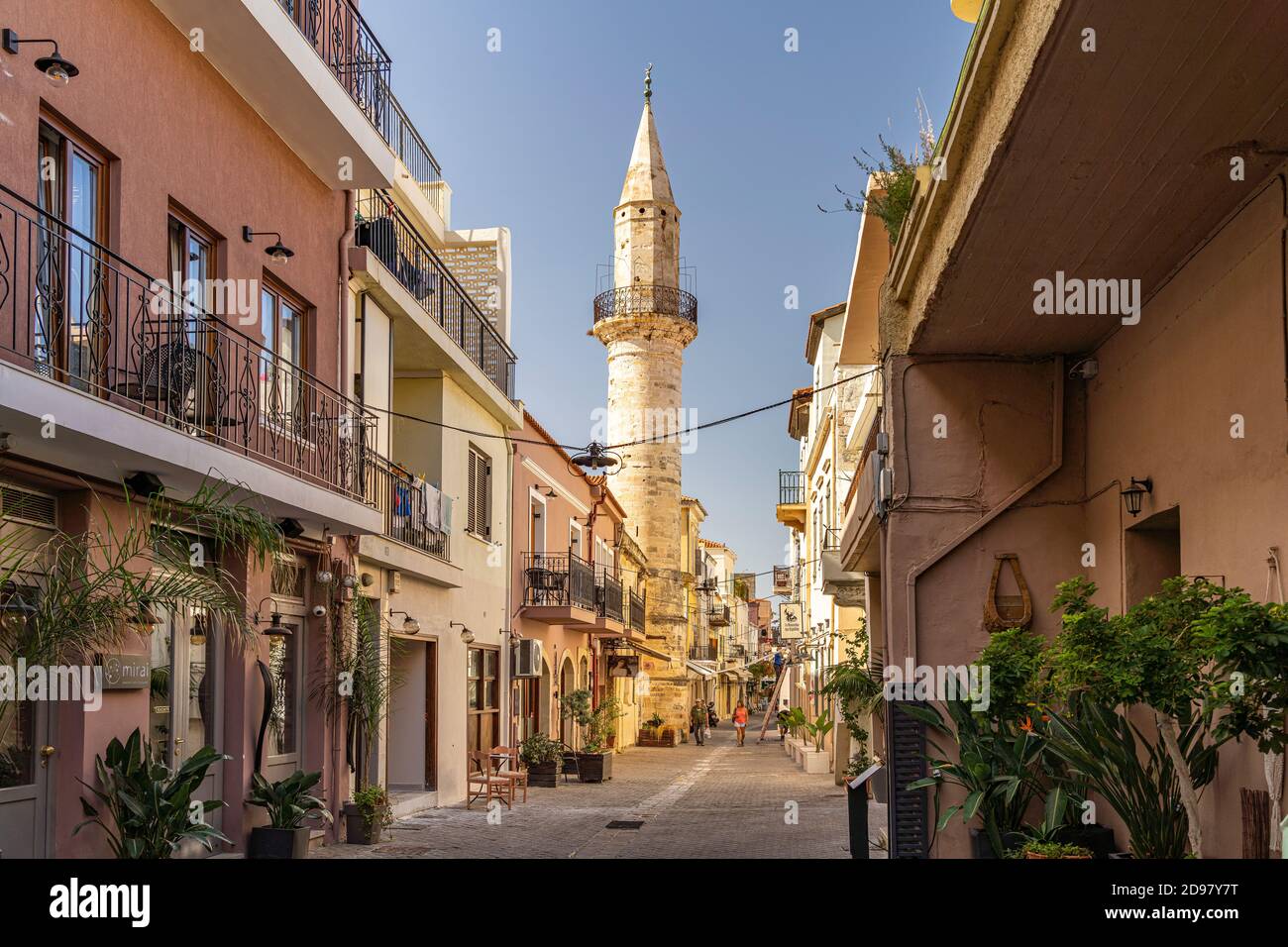 Minarett der Ahmet-Aga-Moschee Cin der Altstadt von Chania, Kreta, Griechenland, Europa | Ahmet Aga Minaret dans la vieille ville de Chania, Crète, Gree Banque D'Images
