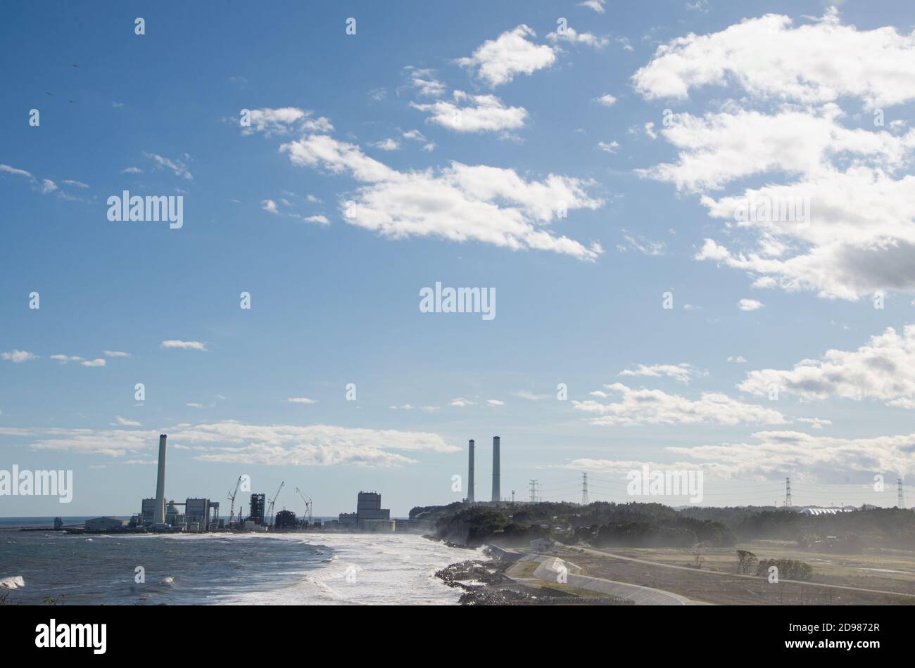 Centrale nucléaire de Fukushima au Japon, cheminées Banque D'Images