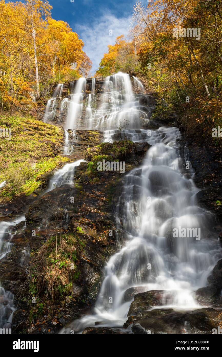 Amicalola Falls, Géorgie, États-Unis en automne. Banque D'Images