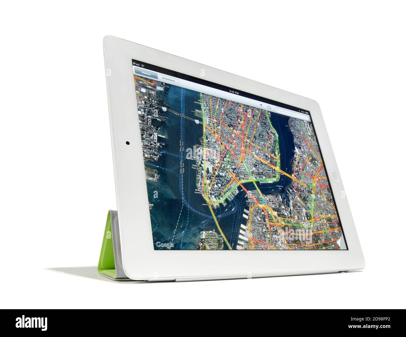 Apple iPad2 debout montrant la carte Google de Manhattan et Brooklyn photographié sur fond blanc. Banque D'Images