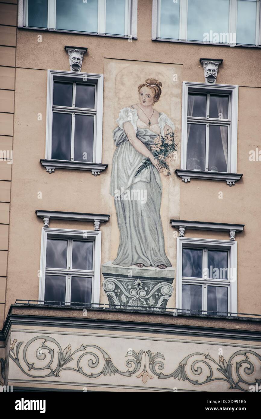 Berlin / Allemagne - 13 mai 2019: Architecture classique du 18 au XIXe siècle dans les rues de Berlin, journée d'été nuageux, visites touristiques Banque D'Images