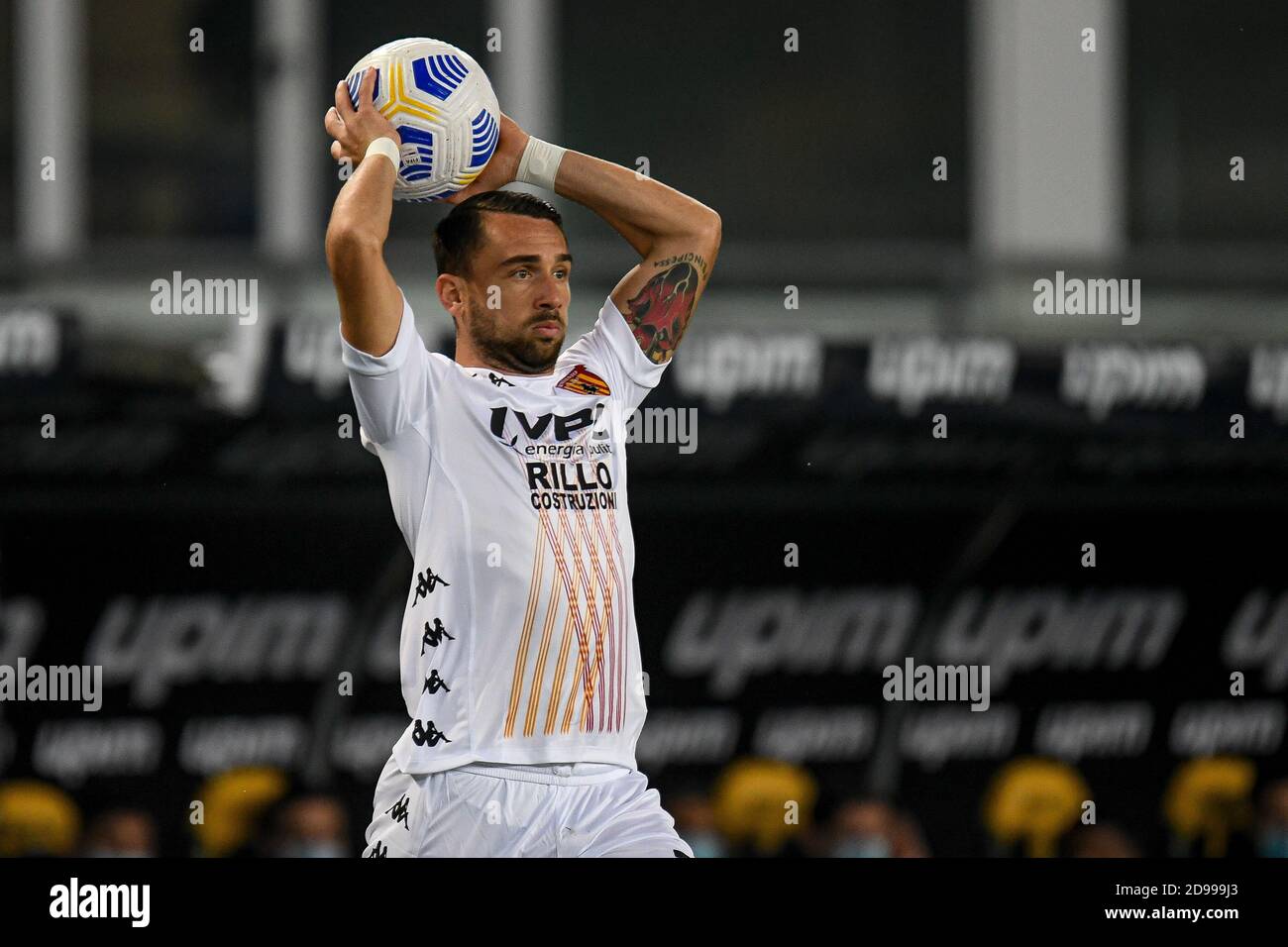 Vérone, Italie. 2 novembre 2020. Verona, Italie, Marcantonio Bentegodi Stadium, 02 Nov 2020, Gaetano Letizia (Benevento) pendant Hellas Verona vs Benevento Calcio - Italian soccer Serie A Match - Credit: LM/Ettore Griffoni Credit: Ettore Griffoni/LPS/ZUMA Wire/Alamy Live News Banque D'Images