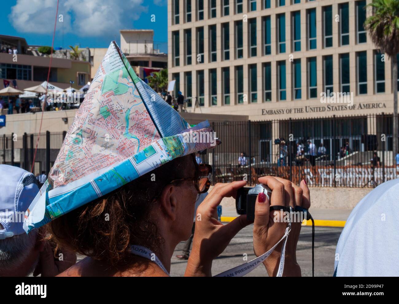 LA HAVANE, CUBA - 08/14/2015. Manifestation à l'extérieur de l'ambassade américaine à Cuba en faveur du développement des relations entre les deux pays Banque D'Images