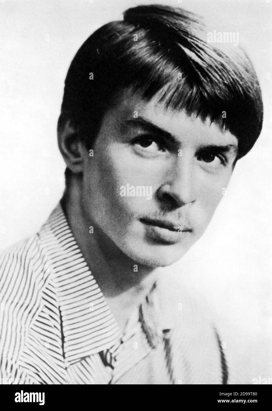 1955 c., RUSSIE : le célèbre danseur et coregraphe russe RUDOLF NUREYEV ( 1938 - 1993 ) quand était un jeune étudiant à Leningrad , Russie - Dead for AIDS - BALLERINO - DANZATORE - COREOGRAFO - DANZA - BALLET - DANSE - BALLETTO - TEATHER - TEATRO - personnalité jeune enfant - Personalità da giovani ( bambini ) - portrait - ritratto - NUREEV - NURAIEV - NURAYEV - GAY - homosexualité - homosexuelle - homosessualità - LGBT - omosessuale --- Archivio GBB Banque D'Images