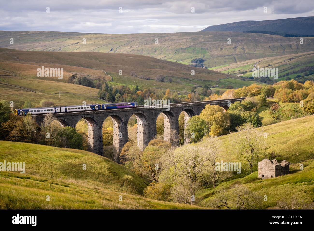 08.10.2020 Dent, Cumbria, Royaume-Uni. Le viaduc de Dent Head est le viaduc suivant sur le chemin de fer de Settle-Carlisle après le viaduc de Ribblehead, en direction de Carlisle. T Banque D'Images