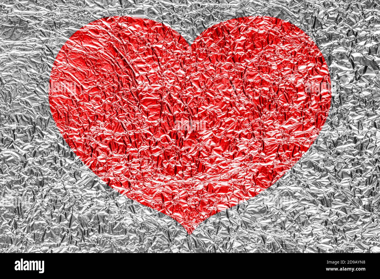 Cœur Rouge Sur Une Texture Froisses Le Concept De Coeur Brise La Fin De L Amour Et La Deception Photo Stock Alamy