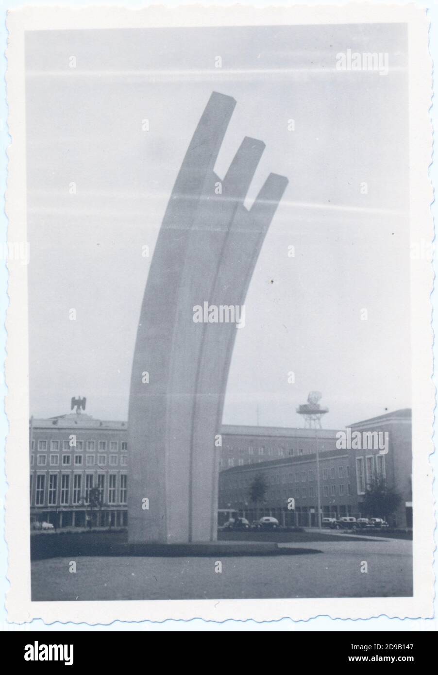 Berlin Allemagne mémorial des années 1950 - noir et blanc - noir et blanc - Hungerharke - pont aérien Banque D'Images