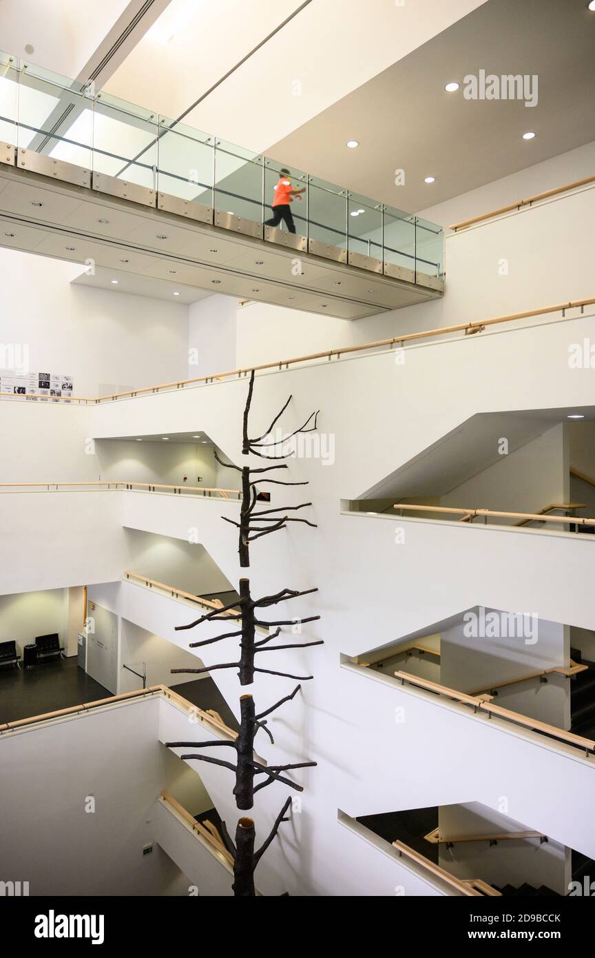 Rovereto. Italie. Intérieur du MART Museo di Arte Moderna e Contemporanea di Trento e Rovereto (Musée d'Art moderne et contemporain de trente et Rove) Banque D'Images