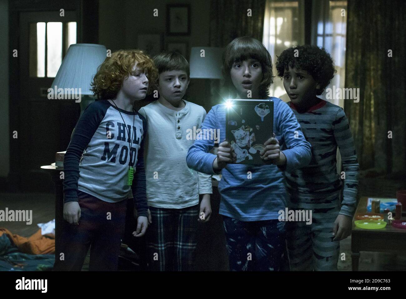 ÉTATS-UNIS. Azhy Robertson dans une scène de ©Focus présente un nouveau film : Come Play ( aka Larry ) (2020). Plot: Un monstre nommé Larry qui se manifeste par les smartphones et les appareils mobiles. Version film du court-métrage 2017. REF: LMK106-J6916-291020 fourni par LMKMEDIA. Éditorial uniquement. Landmark Media n'est pas le propriétaire des droits d'auteur de ces images de films ou de télévision, mais fournit un service uniquement pour les médias reconnus. pictures@lmkmedia.com Banque D'Images