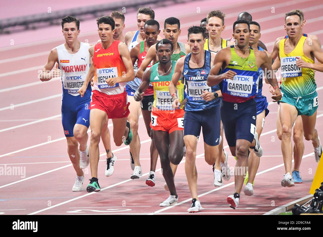 Lucirio Garrido, Alexis Miellet, Abraham Kipchircher Rotich, Samuel Tefera, Adel Mechaal. 1500 mètres. Championnats du monde d'athlétisme de l'IAAF, Doha 2019 Banque D'Images
