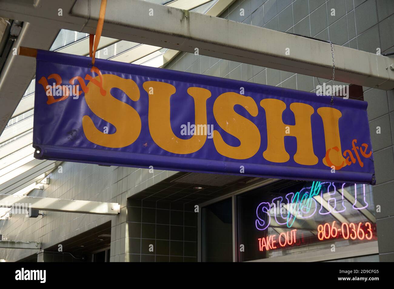 Gros plan de l'enseigne du restaurant Bay Sushi Cafe au centre-ville de Vancouver, Colombie-Britannique, Canada Banque D'Images
