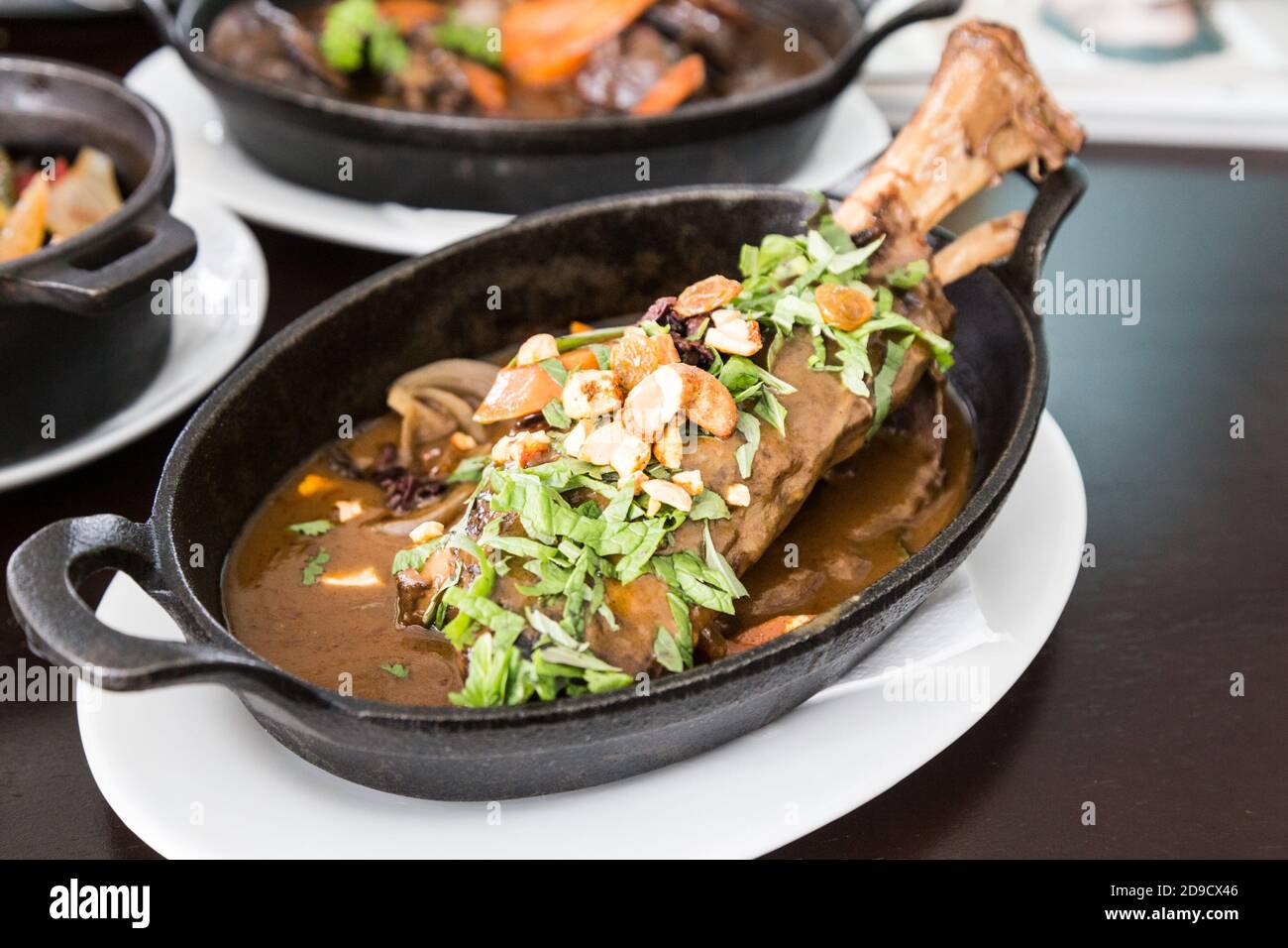 Estouffade de jarret d'agneau ragoût, cuisine française populaire Banque D'Images