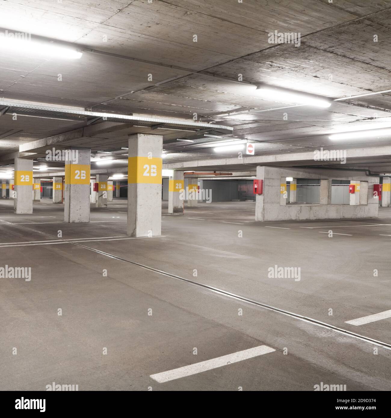 Método de construcción de estacionamiento subterráneo Banque de ...