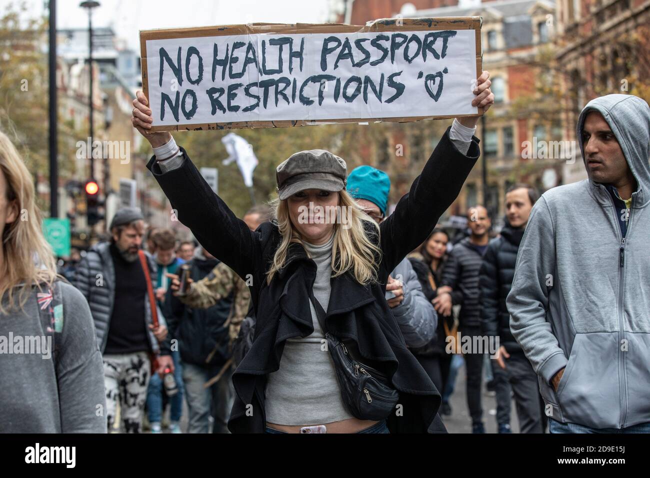 « Save Our Rights » manifestation anti-verrouillage contre les dernières restrictions de confinement en cas de pandémie du coronavirus du gouvernement britannique visant à ralentir la propagation du virus. Banque D'Images