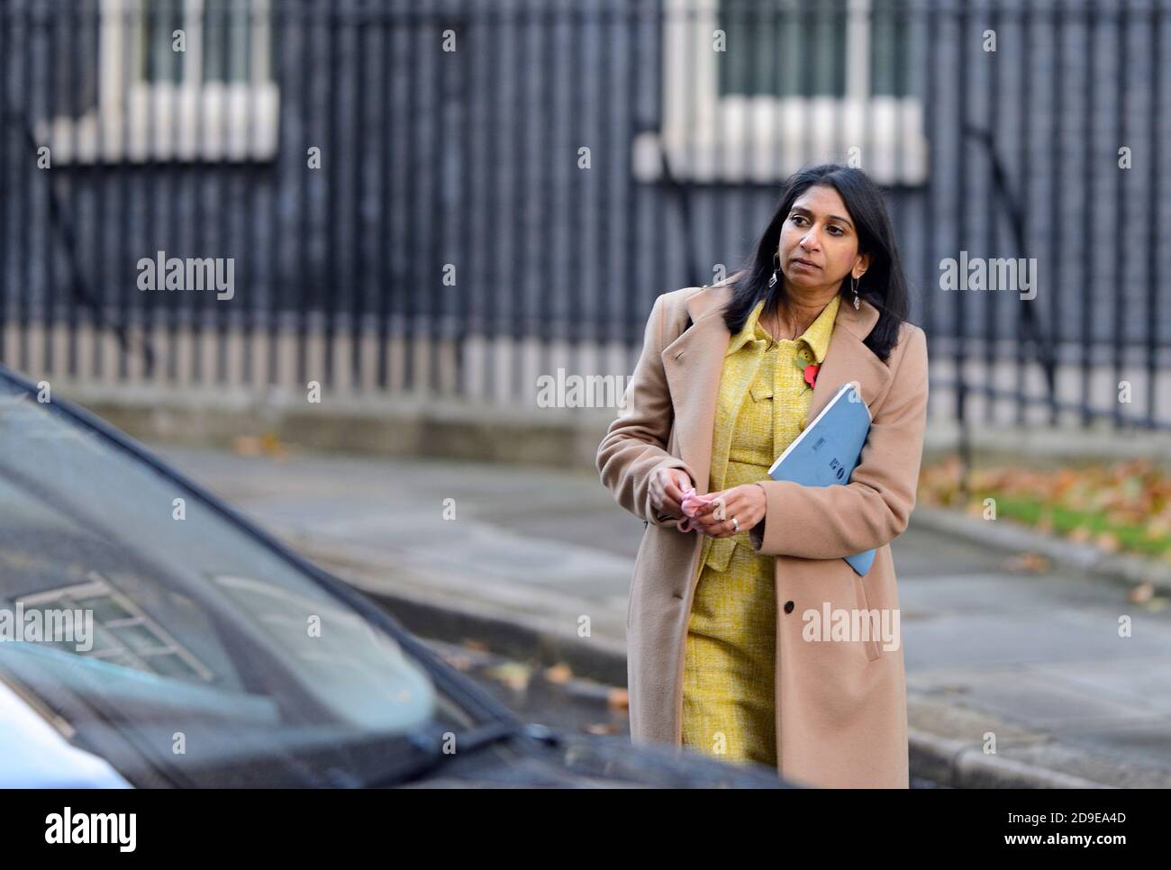 Suella Braverman, QC député (Procureur général), rue Downing, après une réunion du Cabinet, le 2020 novembre Banque D'Images