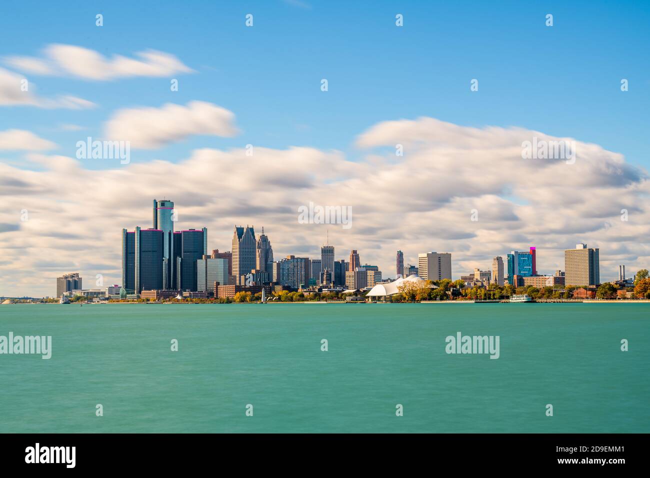 Detroit, Michigan, États-Unis, vue d'ensemble du centre-ville sur la rivière Detroit. Banque D'Images