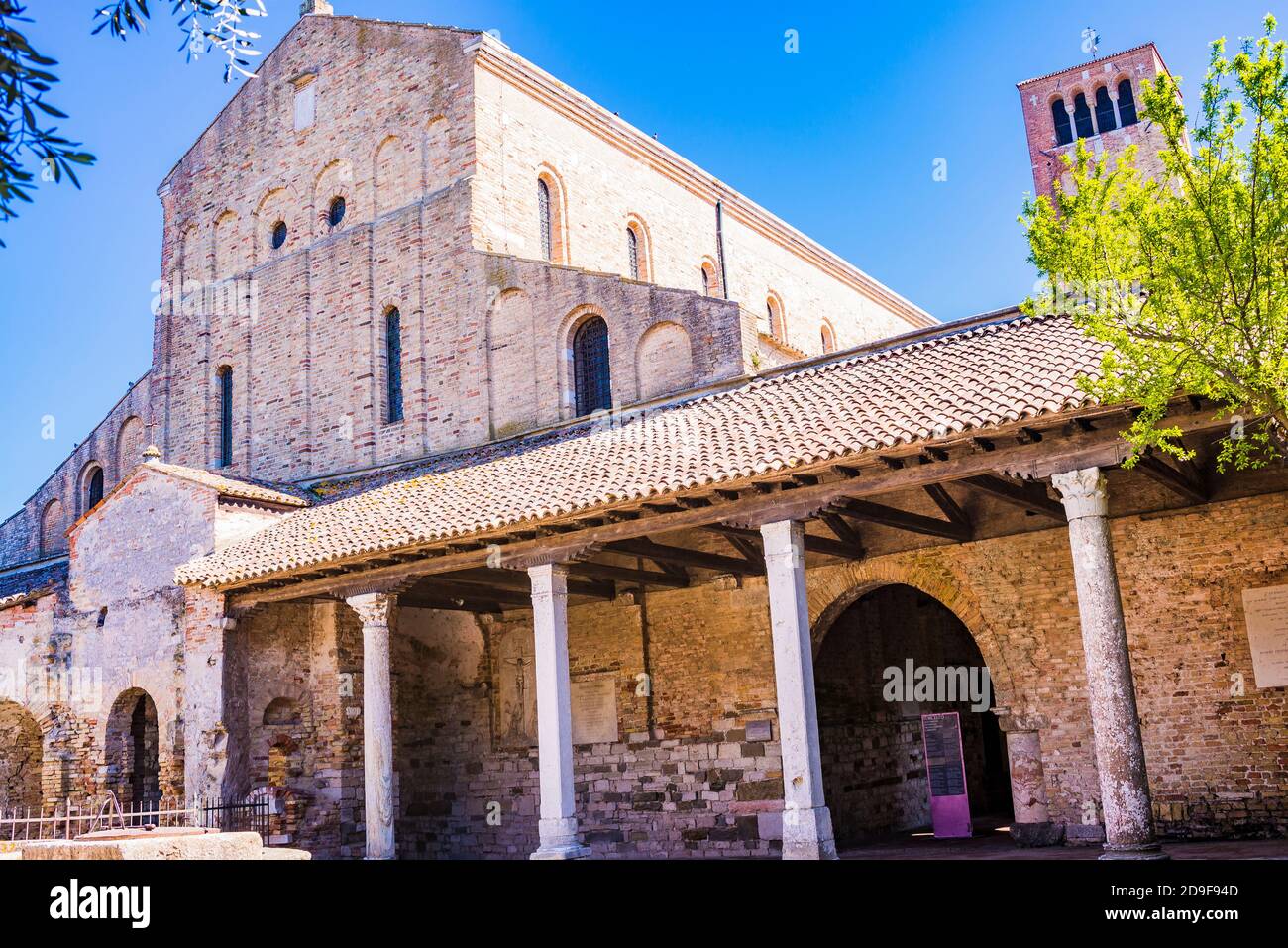 L'église Santa Maria Assunta - Basilique de Santa Maria Assunta - est une église de basilique sur l'île de Torcello. Exemple d'archit vénitien-byzantin Banque D'Images