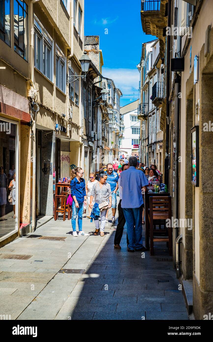 La rue animée de la vieille ville. Rua Nova - rue Nova. Lugo, Galice, Espagne, Europe Banque D'Images
