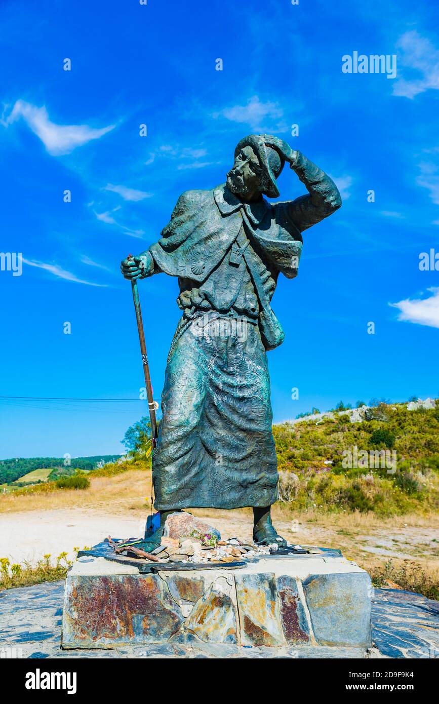 Le monument du pèlerin de l'Alto de San Roque (altitude de 1270 m), oeuvre du sculpteur galicien José María Acuña, est une statue placée en 1993 Banque D'Images
