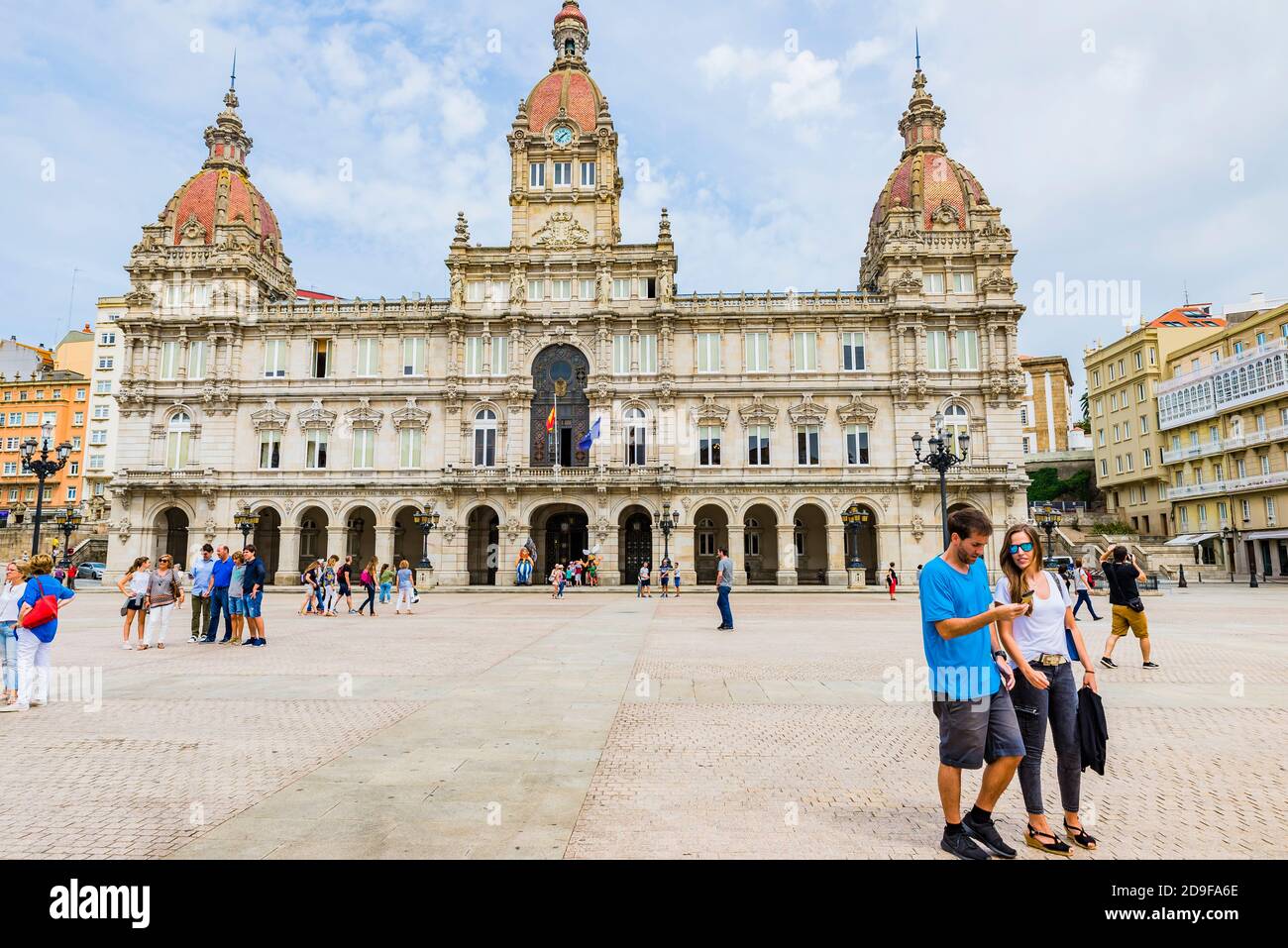 Vue sur la place Maria Pita et son bâtiment de l'hôtel de ville. La Corogne, Galice, Espagne, Europe Banque D'Images