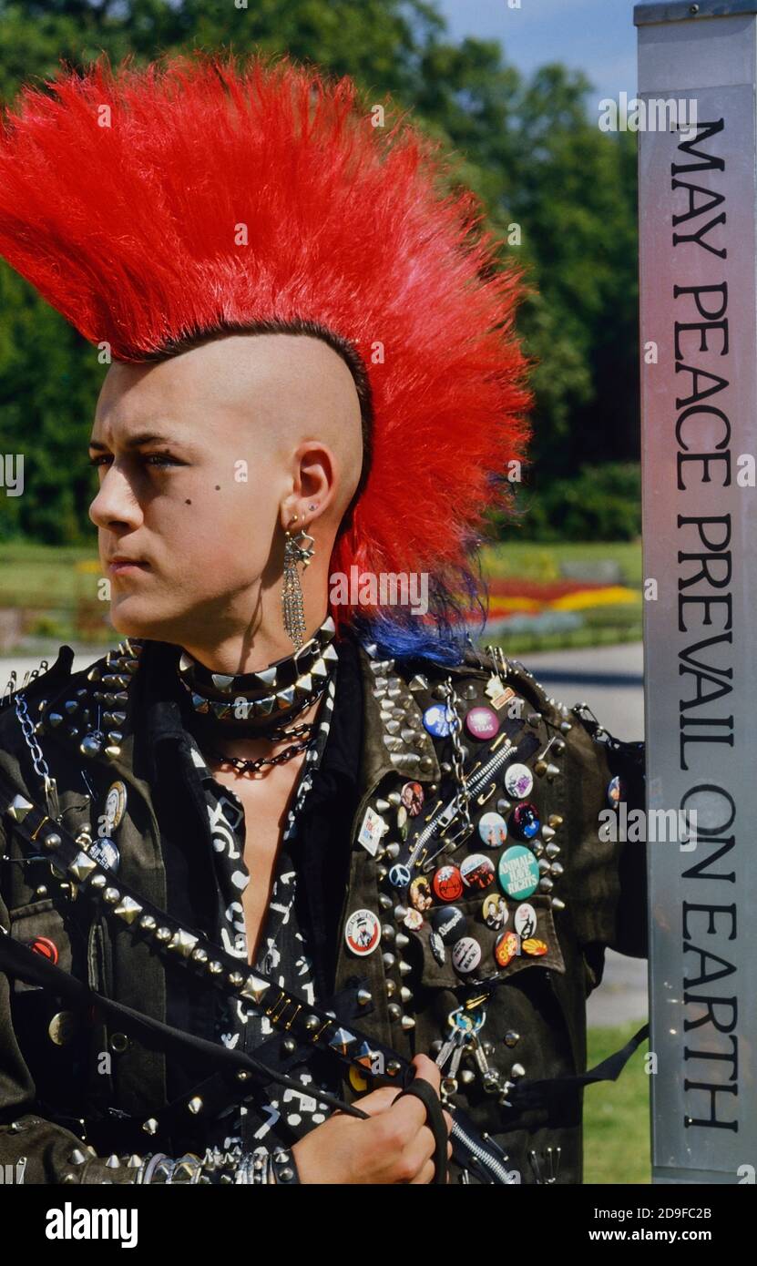 Punk rocker Matt Belgrano, 'The carte postale punk', Londres, Angleterre, Royaume-Uni, Circa années 1980 Banque D'Images