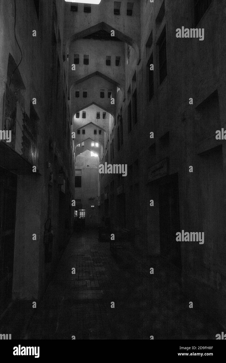 Souq Waqif est un souq à Doha, dans l'État du Qatar. Le souq est connu pour la vente de vêtements traditionnels, épices, han Banque D'Images