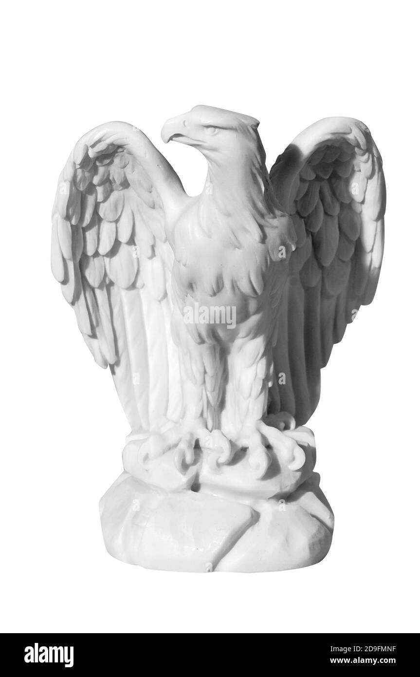 statue en marbre d'un aigle sur fond blanc Banque D'Images statue en marbre d'un aigle sur fond blanc Banque D'Images