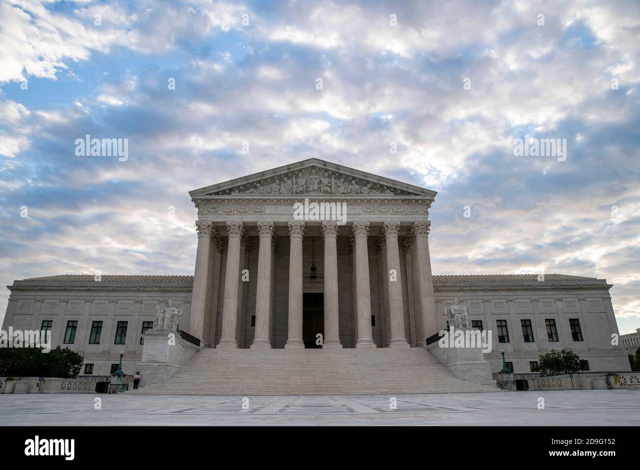 La Cour suprême des États-Unis à Washington, DC, Etats-Unis, 01 octobre 2020. Le Sénat américain continue de rencontrer Amy Coney Barrett, la candidate de la Cour suprême des États-Unis, avant ses audiences de confirmation plus tard ce mois-ci. Crédit : Alex Edelman/l'accès photo Banque D'Images