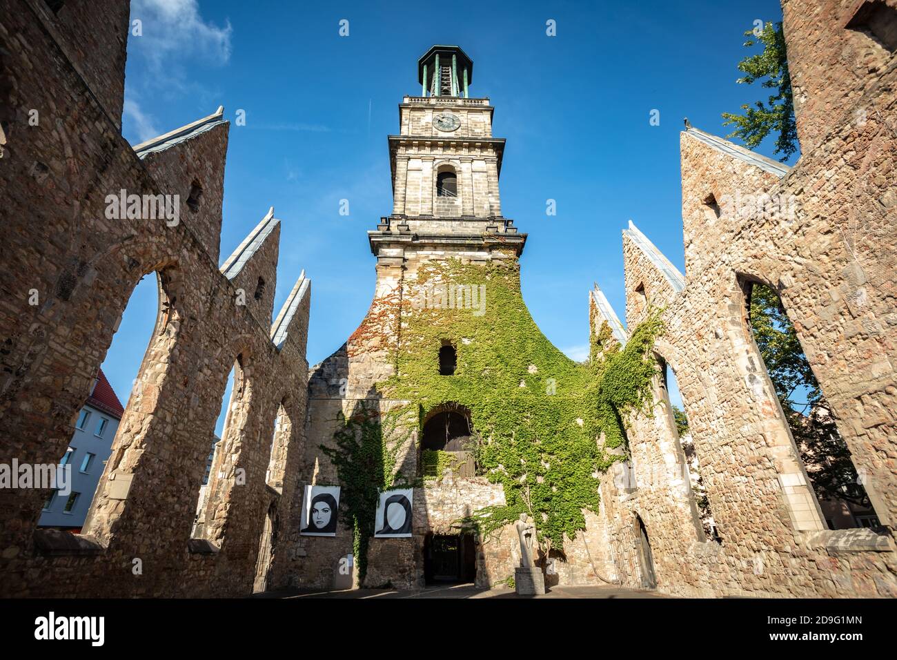Aegidienkirche, Die Aegidienkirche a endommagé l'église et le mémorial de guerre de 1100s à Hanovre, en Allemagne Banque D'Images